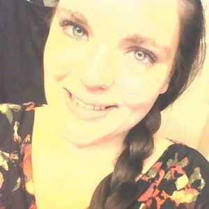 Meet your Posher, Cora